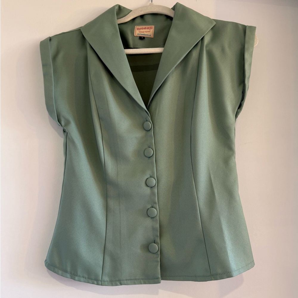 Banned Retro Dream Master Short Sleeve Blouse in Antique Green Size Small